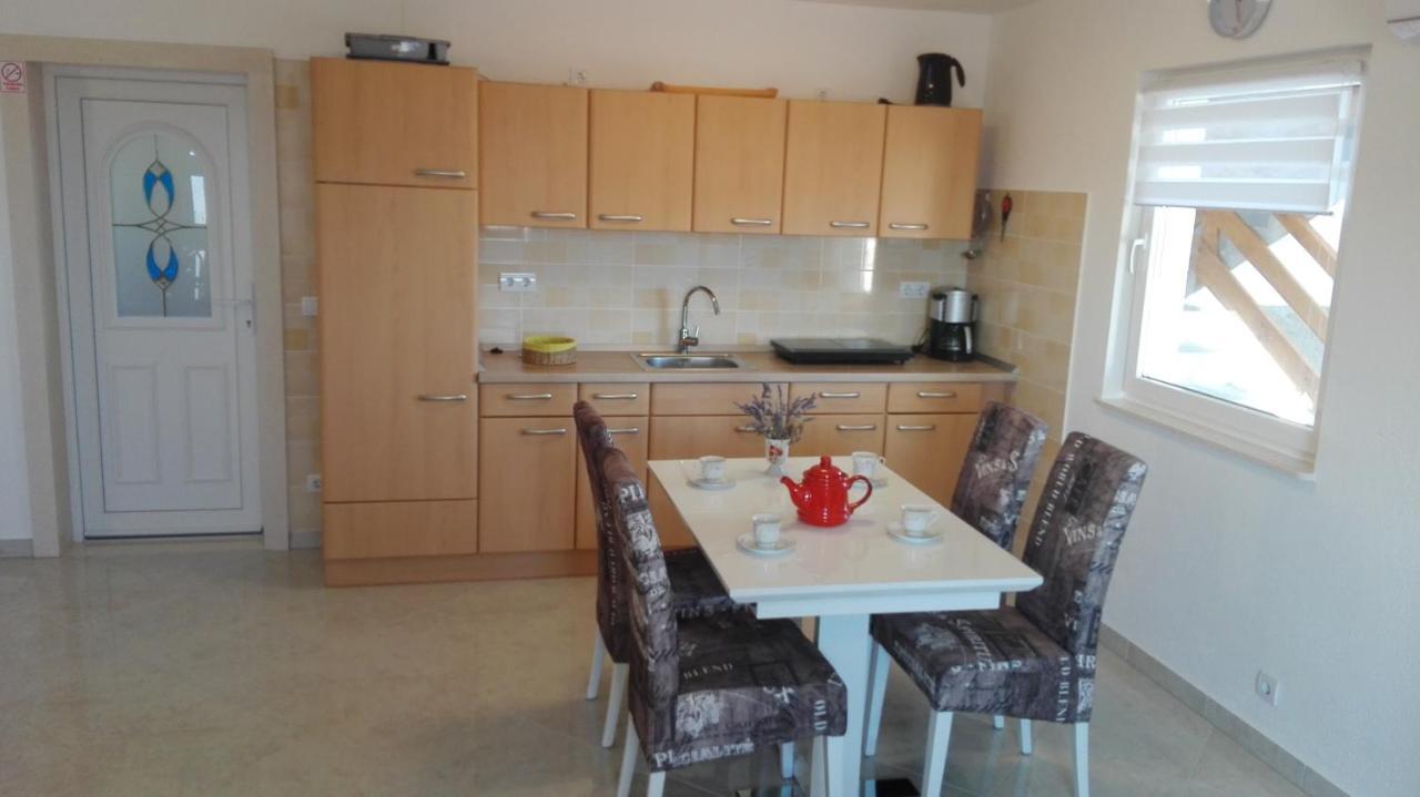 Apartments Marko Sutivan Insel Brac Экстерьер фото