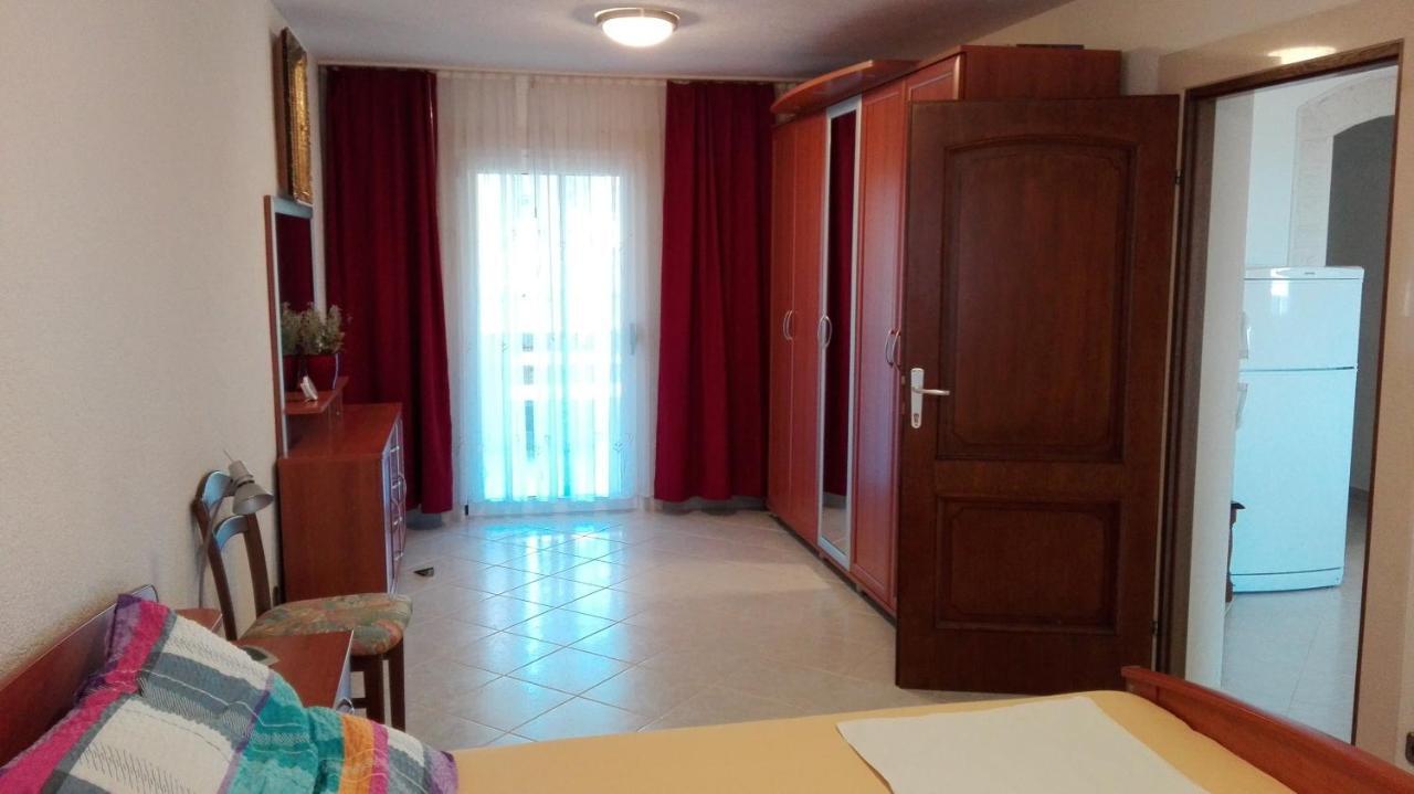 Apartments Marko Sutivan Insel Brac Экстерьер фото